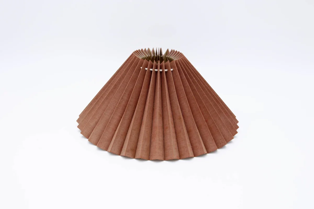 Abajur plissado castanho - Image 4