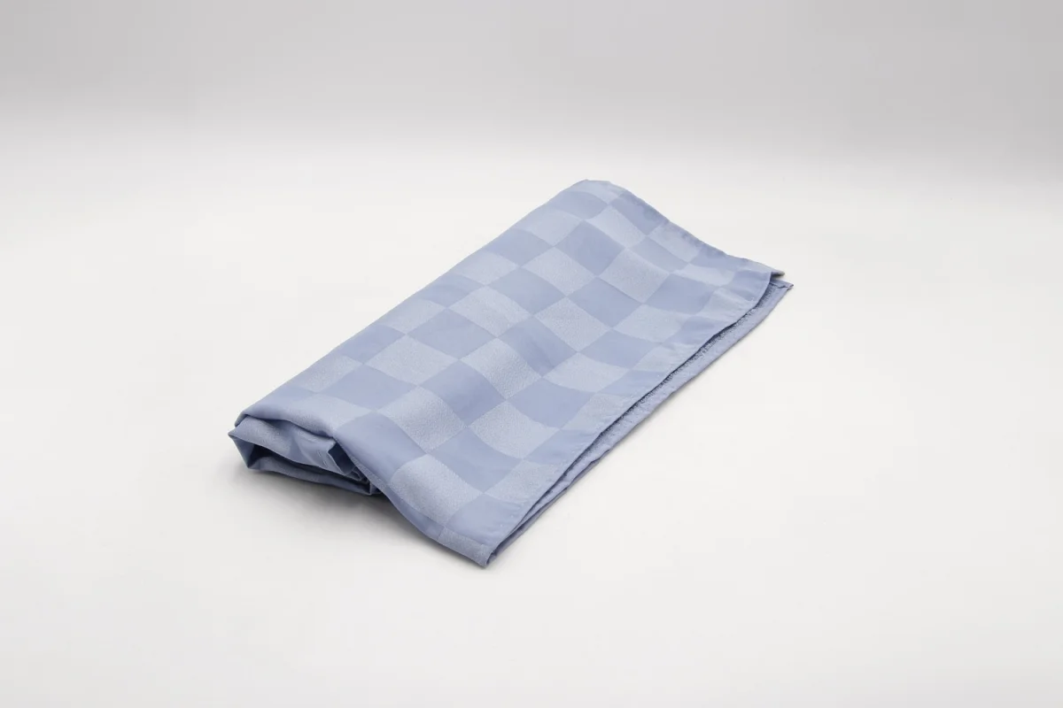 Toalha de mesa azul quadrados