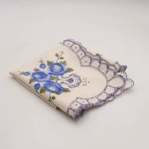 Toalha de mesa quadrada com flores azuis