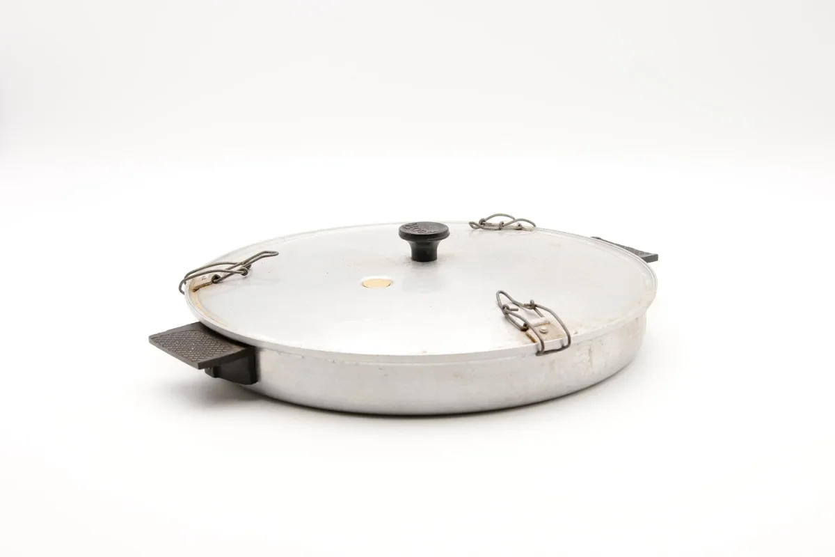 Panela de pressão baixa
