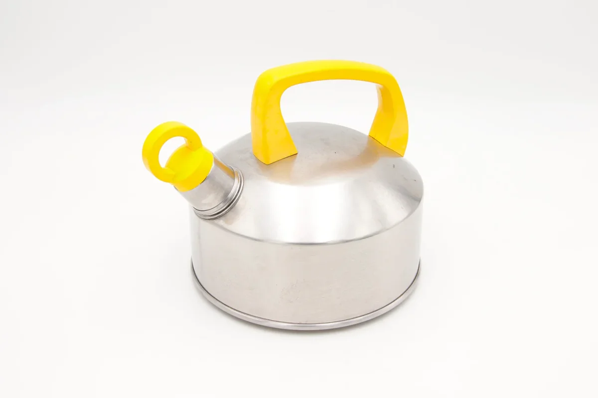 Fervedor de água amarelo